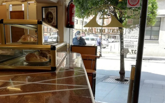 Interior Cafetería Victoria en Gijón