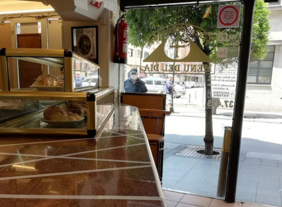 Interior Cafetería Victoria en Gijón